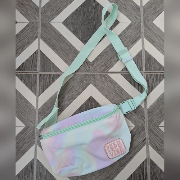 Pura Vida Pastel Tye Dye Fanny Pack - Picture 1 of 7